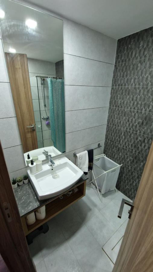 Cosy Appartement Au Centre De Casablanca Exterior foto
